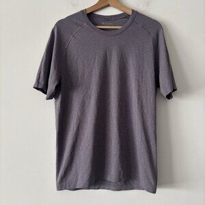 Lululemon Shirt Men's M Gray Purple Metal Vent Workout Athletic Gym Weights FLAW